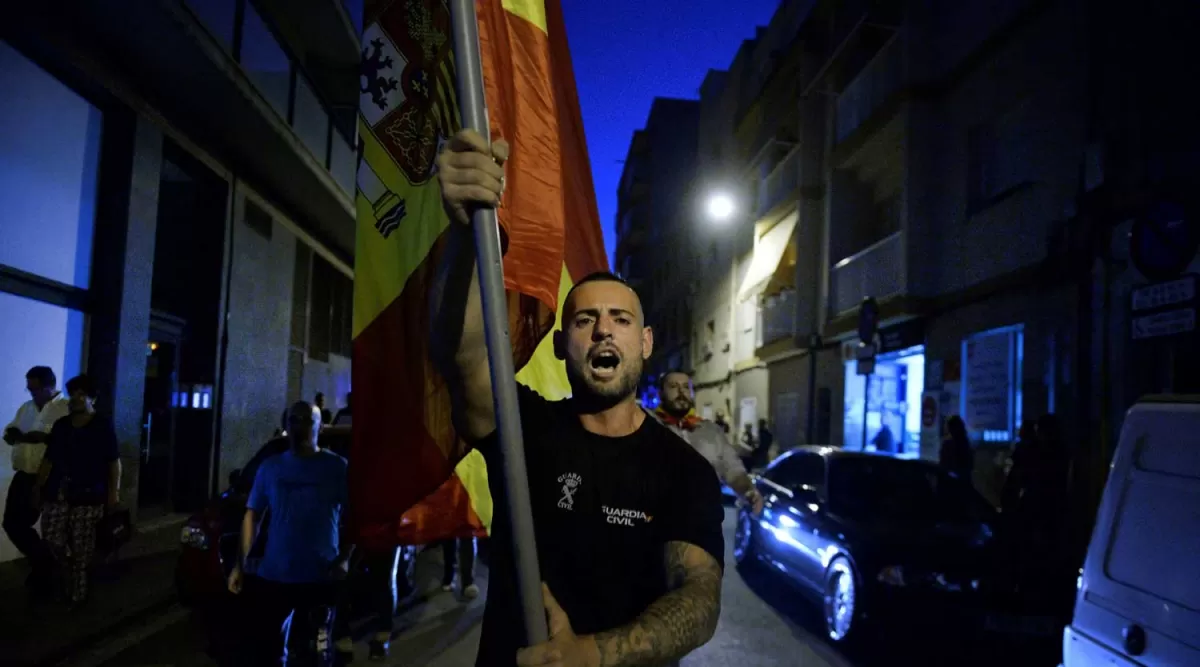 Treinta días de furia y de extrema tensión en España