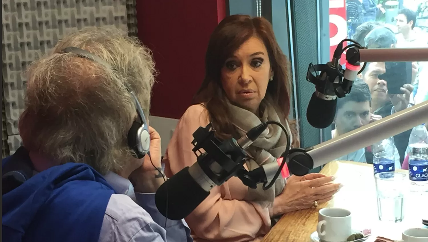 Cristina, durante la entrevista en una radio porteña. IMAGEN TOMADA DE TWITTER / @POPRADIO1015. 