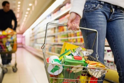 La canasta básica alimentaria subió un 3,8% en septiembre, según un informe de FIEL