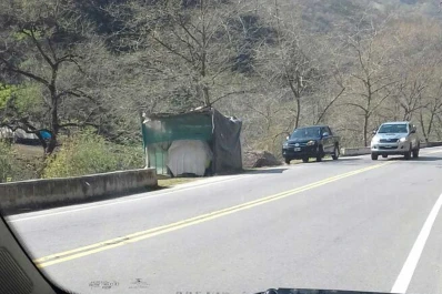 Construyó una “cochera” a la vera de la ruta 307