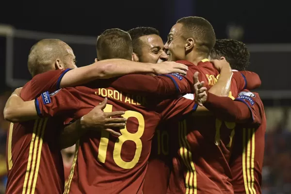 A España le bastó un tiempo para golear a Albania y sacar billete para Rusia 2018