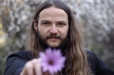 Nano Stern no puede filtrar lo social al componer