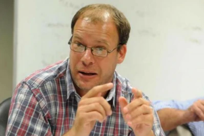 Osatinsky: “Peña dio su aval al gobierno de Manzur”