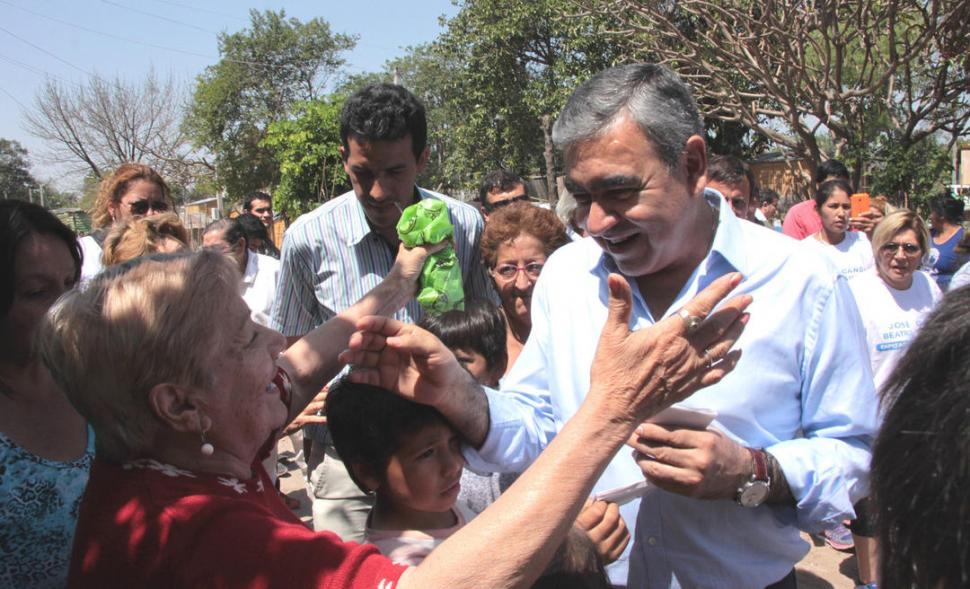 La Capital da subsidios de $ 1.500 a vecinos de otras ciudades, en plena campaña