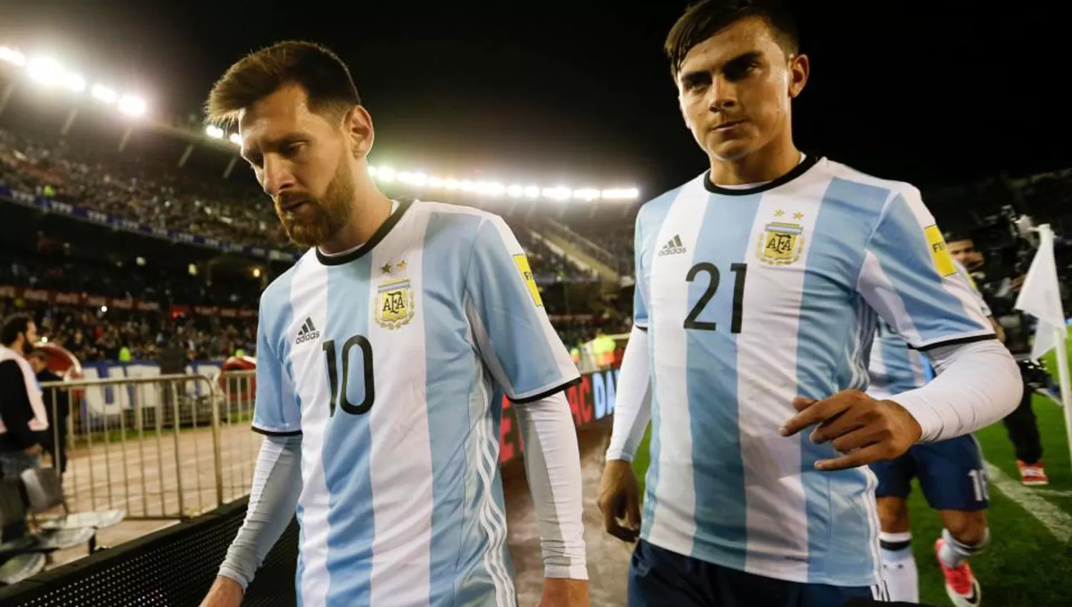 CANDIDATOS. Messi y Dybala (THE SUN)