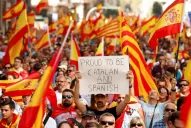 Miles de catalanes enfrentan la separación de España