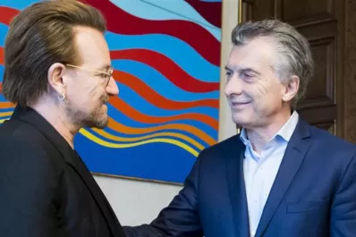 Bono, líder de la banda U2, visitó a Macri y le preguntó por Santiago Maldonado