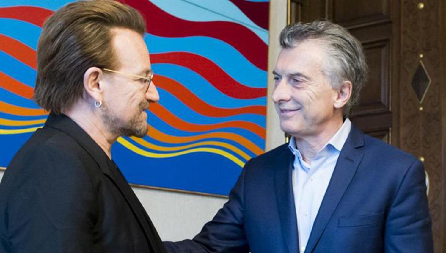 DISTENDIDOS. Tras reunirse con Macri, Bono se retiró de la Casa Rosada sin formular declaraciones a la prensa. FOTO TOMADA DE AMBITO.COM