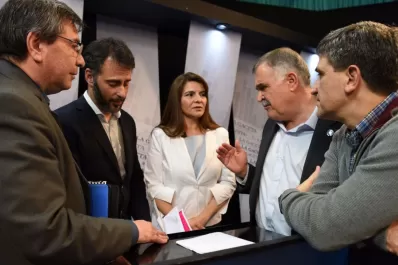 Las mejores fotos del detrás de escena del debate de LA GACETA