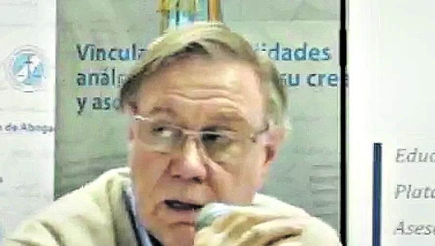 MESA PANEL. El especialista Jorge Núñez diserta sobre los residuos. 