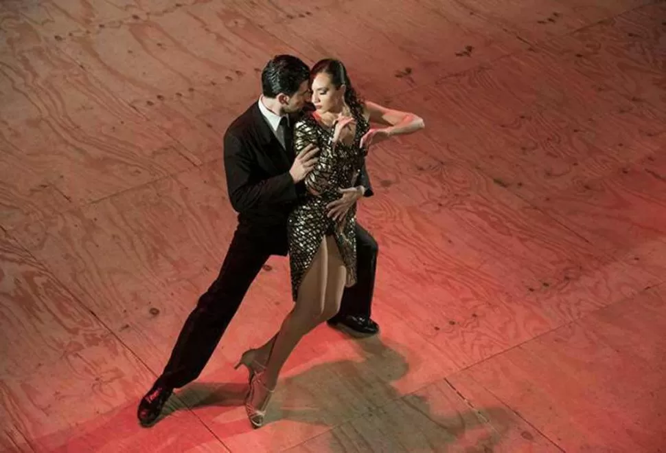 - Toda la sensualidad del tango subirá al escenario con el Ballet Folclórico de Santiago del Estero.- FACEBOOK BAFOLSE.-