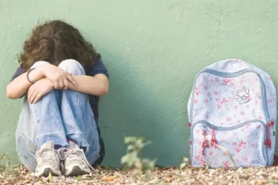 Un hombre denunció al compañero de su hija de haber abusado de ella en la escuela