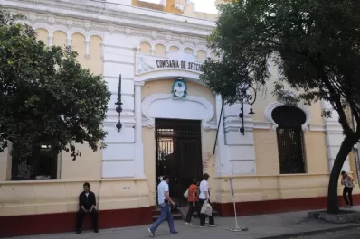 Un dirigente del Colegio de Martilleros chocó a dos motos de la Policía y luego agredió a los agentes