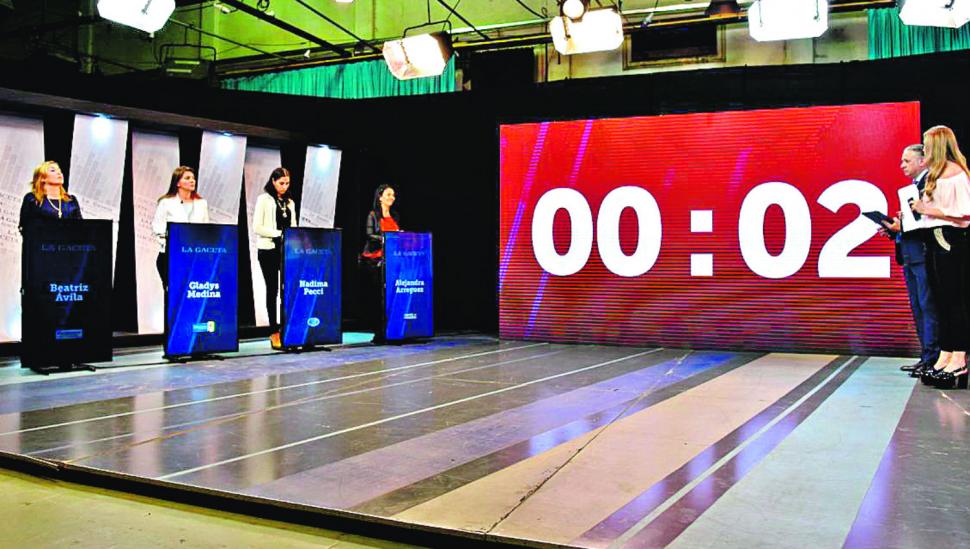 A 10 días de la elección, ellas se adueñaron de la campaña