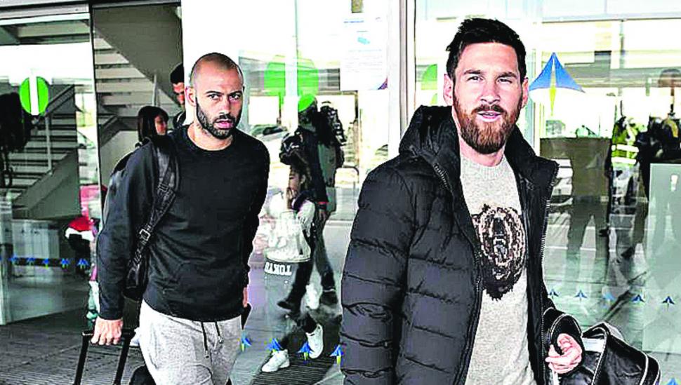 Messi volvió a Barcelona y Argentina piensa en el sorteo