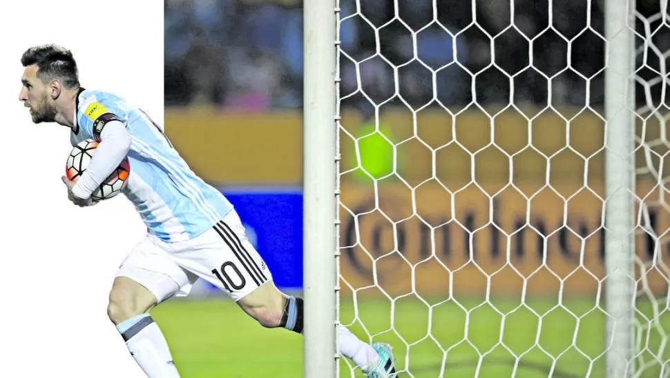 EL DUEÑO DE LA PELOTA. La actuación de Messi fue elogiada por la prensa mundial. “Padre del juego”, “la única luz de Argentina” y “superhéroe” fueron algunos de los calificativos para el capitán. REUTERS