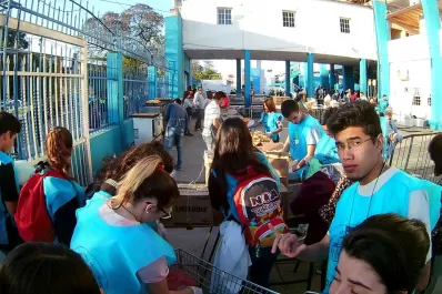 Video: empanadas, canciones y fiesta en la previa de la consagración del nuevo arzobispo