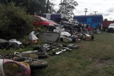 Detienen a integrantes de una banda que robaba motos para desarmarlas