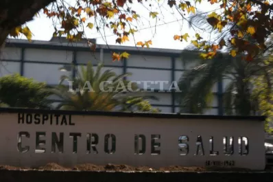 Matan de tres balazos a un joven mientras iba en una moto junto a una mujer y un niño