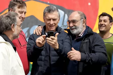 Macri pasó por la peluquería y se hizo un corte durante el último timbreo antes de las elecciones