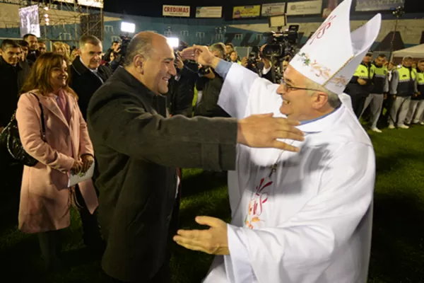 Manzur: “ahora, todos los tucumanos tenemos que acompañar a monseñor Sánchez”