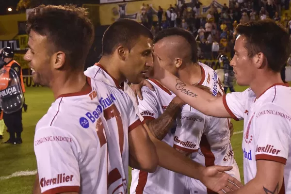 Huracán ganó en Bahía Blanca después de 50 años