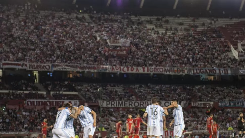A FUTURO... Leito, que festejó la gran tarea de Altético ayer ante River, sueña que el plantel superior se nutra de chicos de la cantera, en un tiempo no muy lejano. foto de Matias Napoli Escalero (especial para la gaceta)