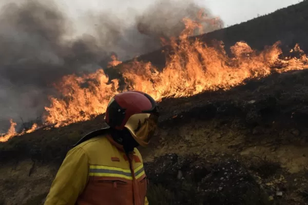 Incendios descontrolados asedian Portugal y España