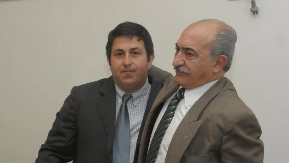 LA PRIMERA SENTENCIA, POR PRESCRIPCIÓN. López en 2010, junto a su abogado, cuando fue sobreseído. la gaceta / foto de antonio ferroni (archivo)