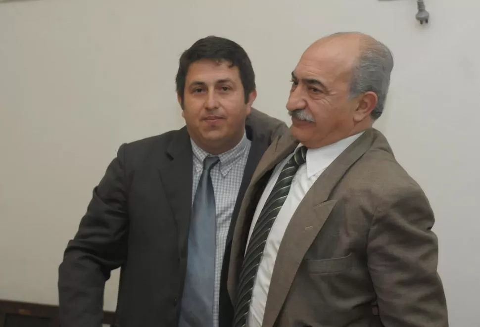 LA PRIMERA SENTENCIA, POR PRESCRIPCIÓN. López en 2010, junto a su abogado, cuando fue sobreseído. la gaceta / foto de antonio ferroni (archivo)