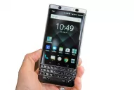 Blackberry no se da por vencido: quiere revivir el teclado físico