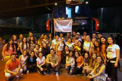 Los jóvenes están listos para mostrar sus investigaciones