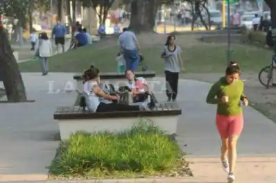 Aprovechá el viernes a puro sol porque se viene un finde pasado por agua
