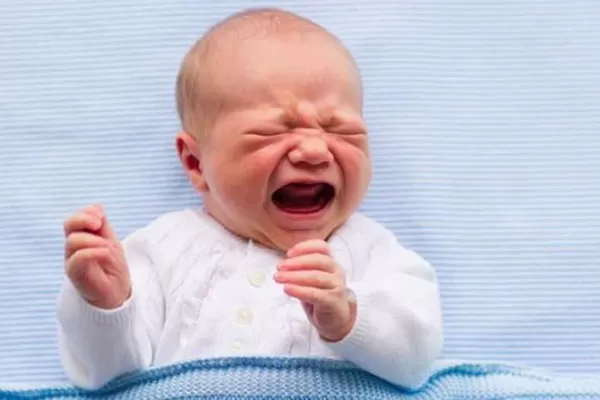 Por qué no hay que dejar que lloren los bebés