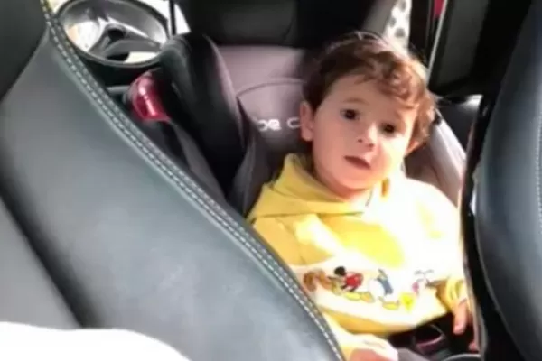 Messi compartió un video de su hijo cantando y Piqué hizo un polémico comentario