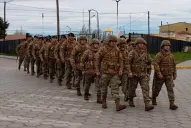 Video: en un clima tenso, Alicia Kirchner votó custodiada por una decena de militares