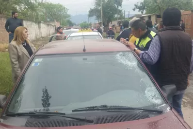 Video: así quedaron los autos apedreados que pertenecen a fiscales de Cambiemos