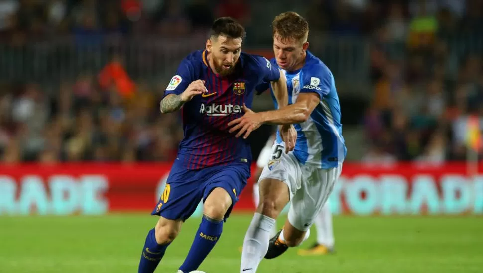 DUDA. Messi deberá considerar si se queda “a vivir” en Barcelona. reuters