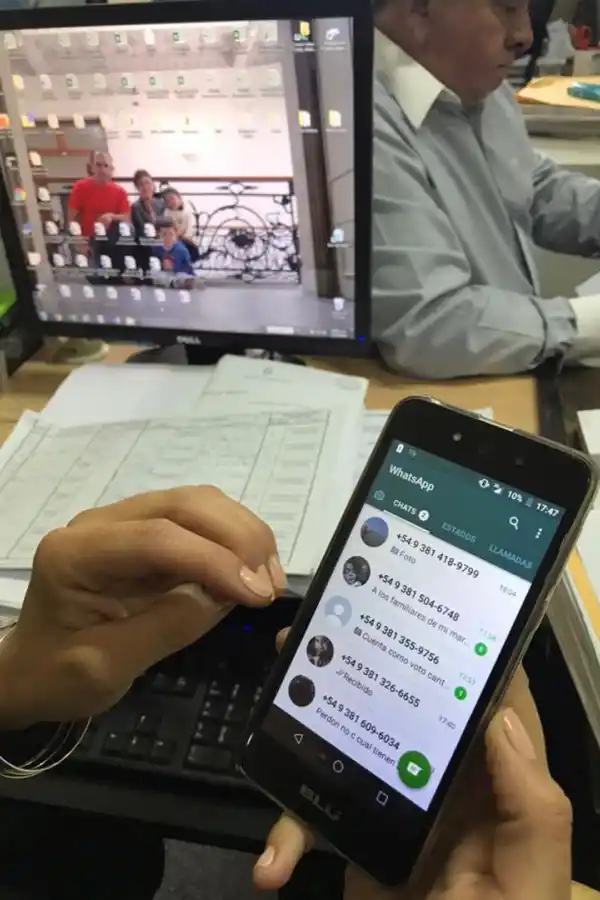 ARDE EL WHATSAPP DE LA FISCALÍA FEDERAL N°1.  La pantalla muestra las denuncias y consultas que ingresaron por la red social a la oficina del fiscal Brito.   