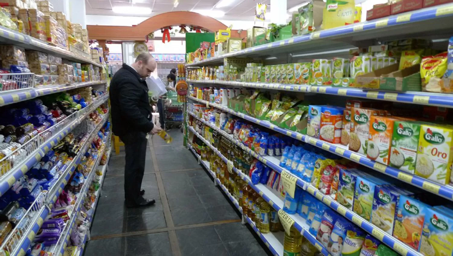 Góndolas de un supermercado. FOTO DE ARCHIVO. 