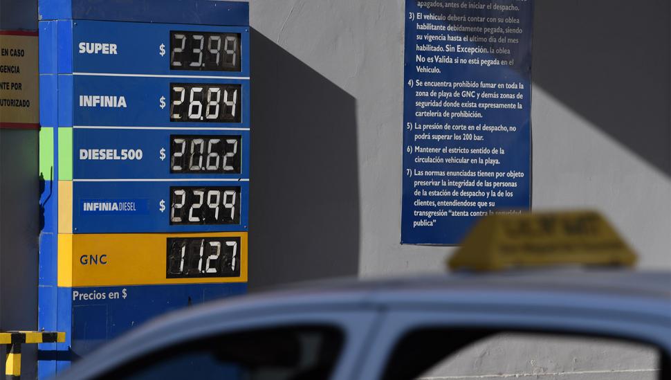 Luego del aumento de las naftas, definen más subas de tarifas antes de Navidad