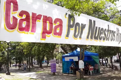 Desde la Carpa Azul, madres y padres piden volver a ver a sus hijos