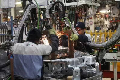 El empleo formal privado subió 1% en agosto y significó 64.000 nuevos puestos