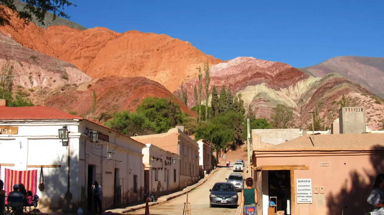 Purmamarca es uno de los destinos más elegidos por los turistas. AVENTURAS.BLOGSPOT.COM.AR