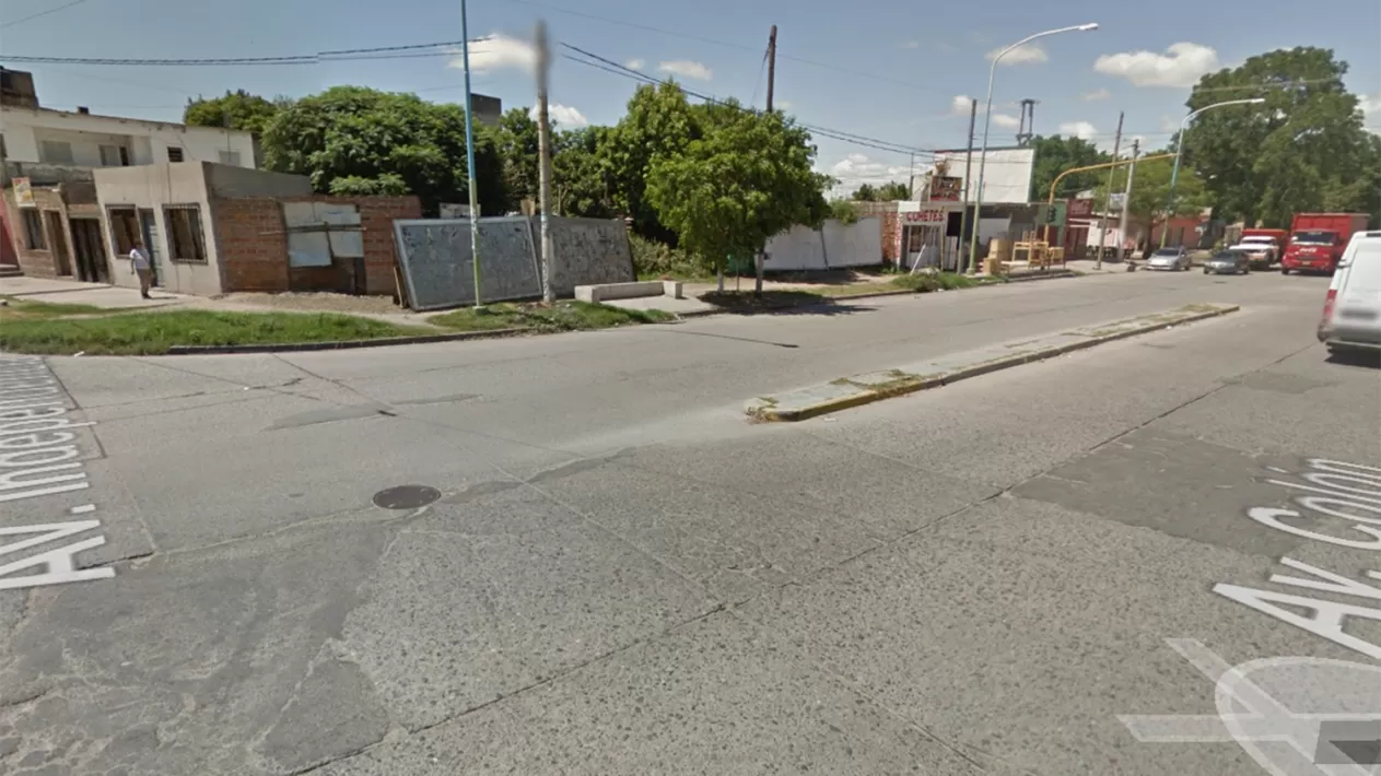 La esquina de Colón e Independencia, donde se produjo el ataque al policía. FOTO TOMADA DE GOOGLE MAPS