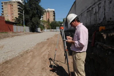 Ven a la calle España como una vía rápida hacia el aeropuerto