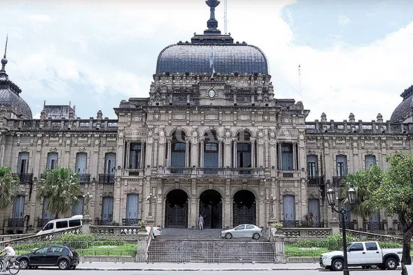 Investigan a docentes tucumanos que se habrían postulado para dar clases con títulos truchos