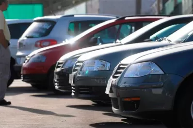 Qué se debe considerar antes de comprar un auto usado: los consejos de un experto