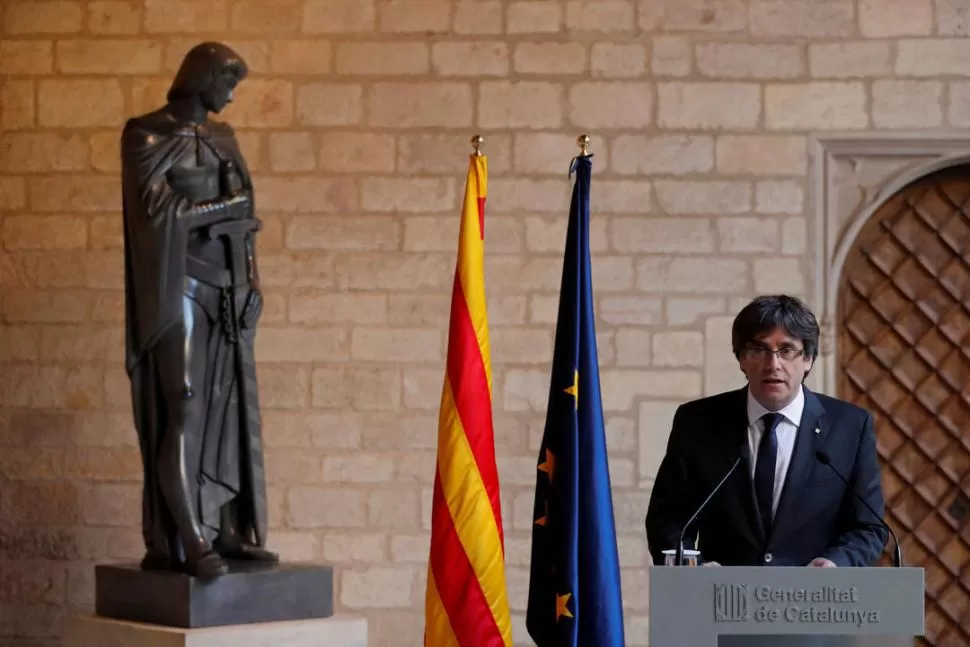 ESPERA VANA. Puigdemont dijo que aguardaba que el Gobierno le brindara algunas garantías, pero indicó que no obtuvo respuestas de Rajoy. reuters 