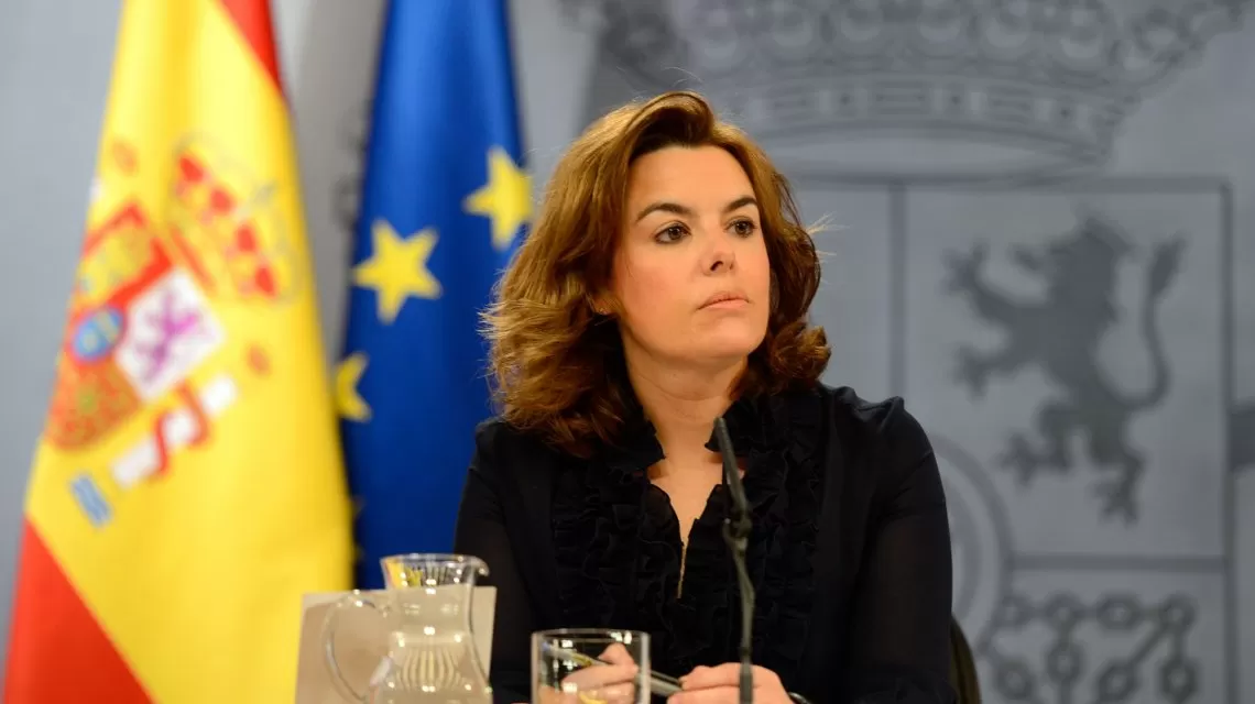 Cataluña, intervenida: la vicepresidenta española Soraya Sáenz de Santamaría asume el mando